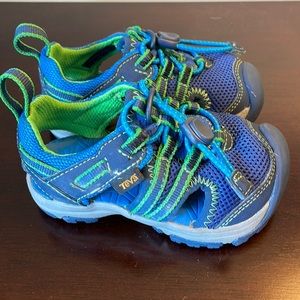 Size toddler 5 Teva sandals blue green with drawstring laces to quickly tighten.